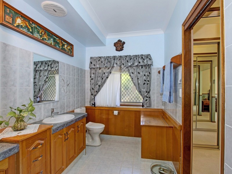 28 Wellington Crescent, Wondunna QLD 4655