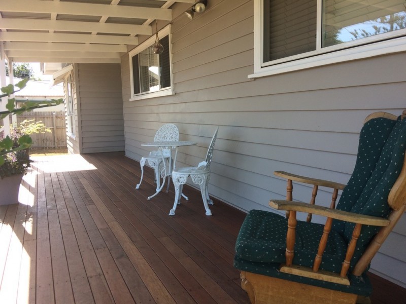 6 Coral Street, Urangan QLD 4655