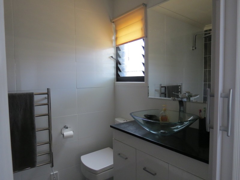 6 Coral Street, Urangan QLD 4655