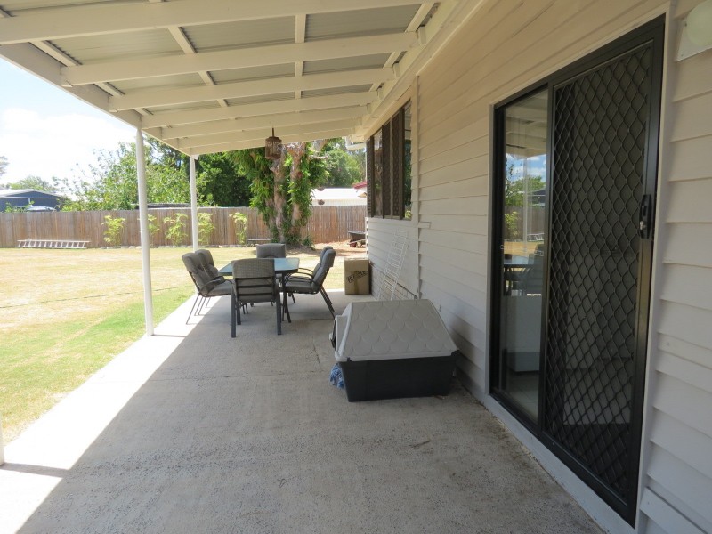 6 Coral Street, Urangan QLD 4655
