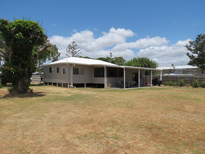 6 Coral Street, Urangan QLD 4655
