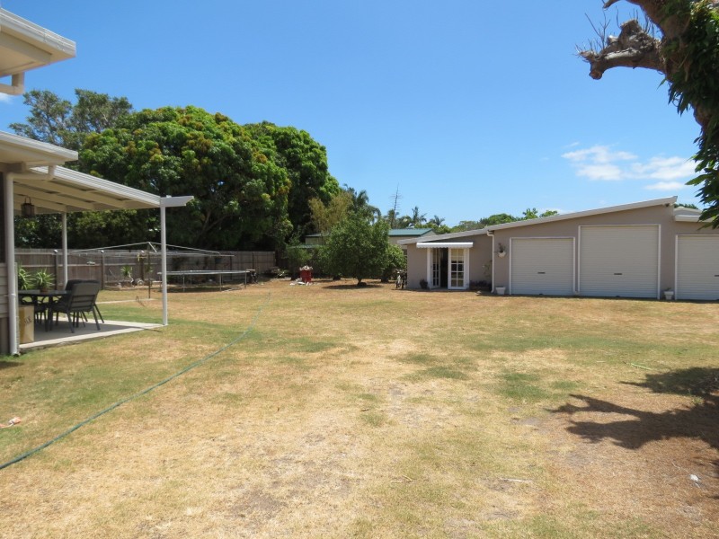 6 Coral Street, Urangan QLD 4655