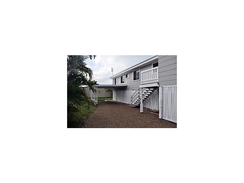 127 Pulgul St, Urangan QLD 4655
