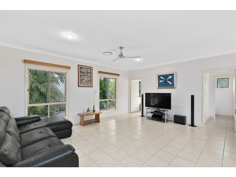 8 Cattleya Court, Urangan QLD 4655