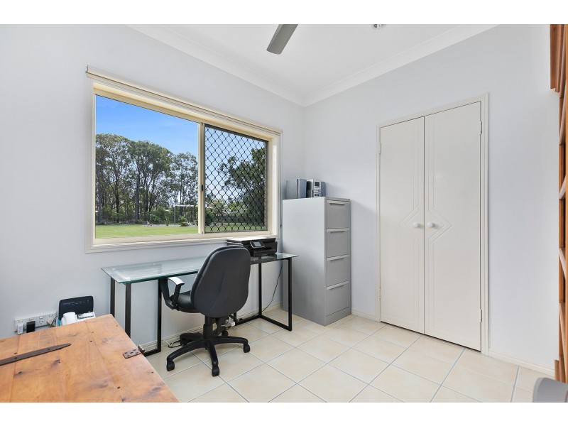 8 Cattleya Court, Urangan QLD 4655