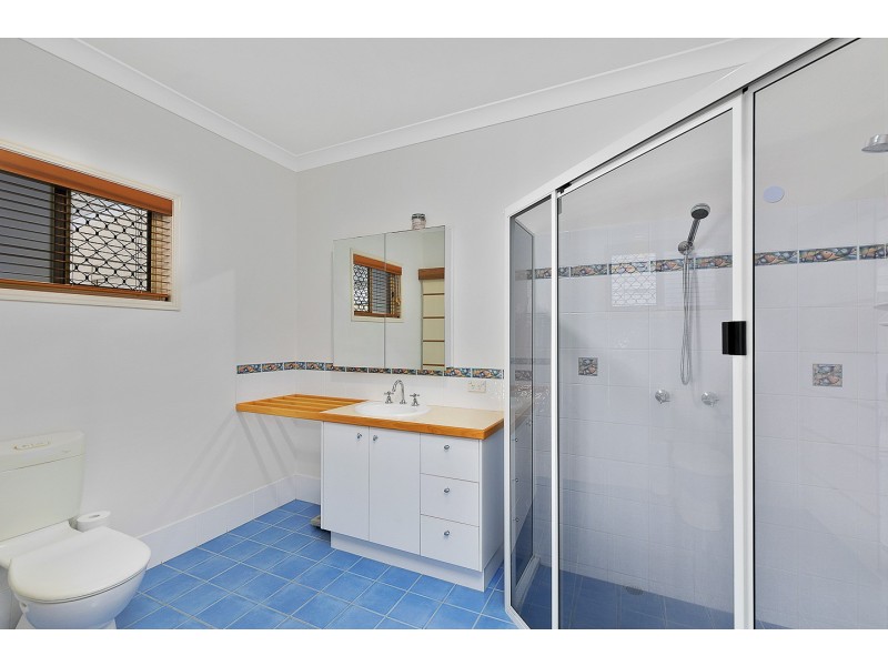 8 Cattleya Court, Urangan QLD 4655