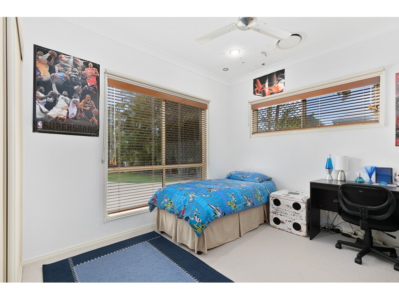8 Cattleya Court, Urangan QLD 4655