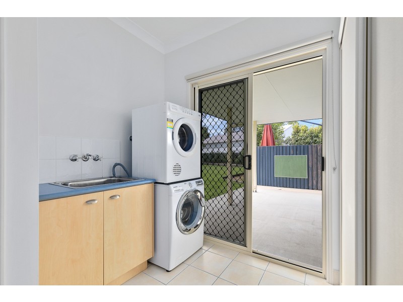 8 Cattleya Court, Urangan QLD 4655