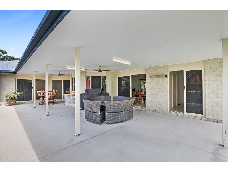 8 Cattleya Court, Urangan QLD 4655