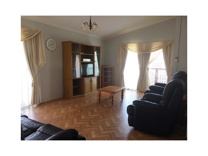 45-14 bis Bvd, Eli Waters QLD 4655