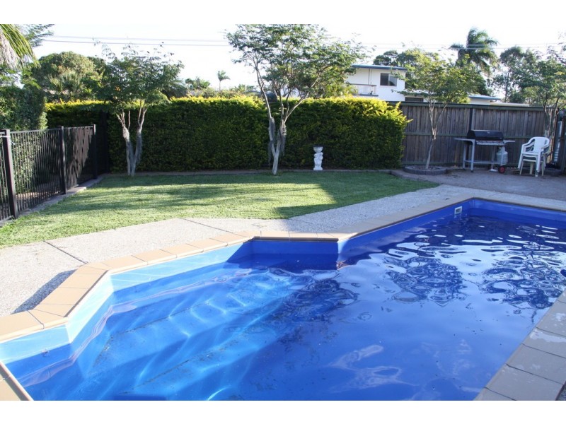 53 Bideford Street, Torquay QLD 4655