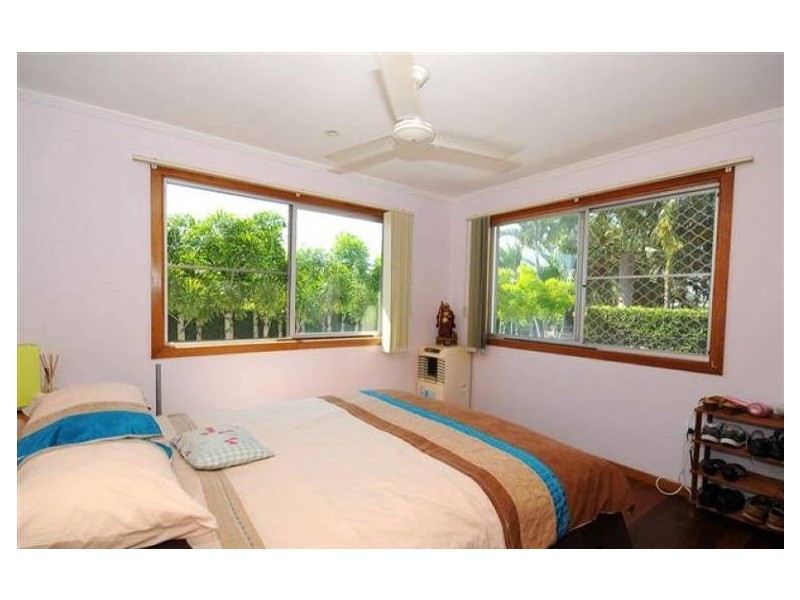 53 Bideford Street, Torquay QLD 4655