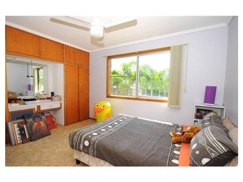 53 Bideford Street, Torquay QLD 4655