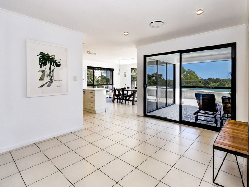 17 Azure Court, Dundowran Beach QLD 4655