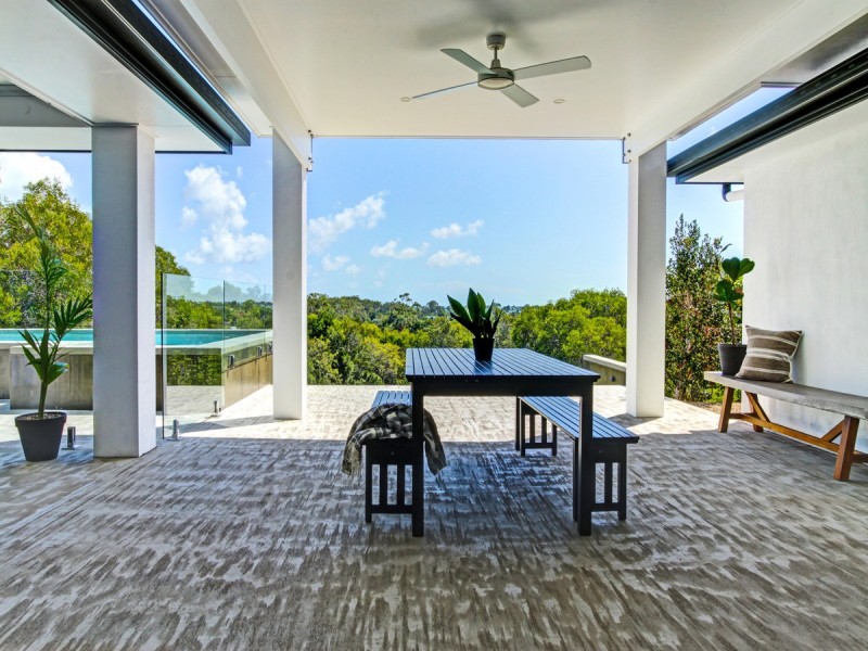 17 Azure Court, Dundowran Beach QLD 4655