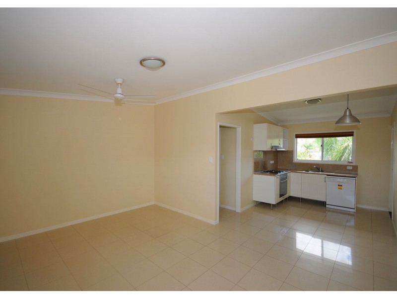 376 Esplanade, Scarness QLD 4655