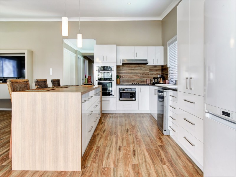 8 Jacaranda Drive, Torquay QLD 4655