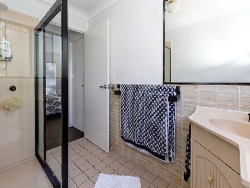 8 Jacaranda Drive, Torquay QLD 4655