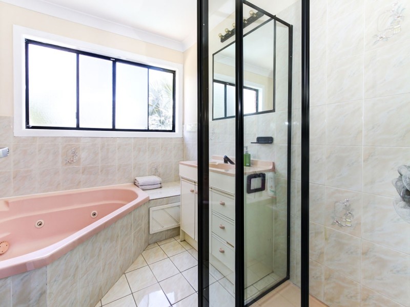 8 Jacaranda Drive, Torquay QLD 4655