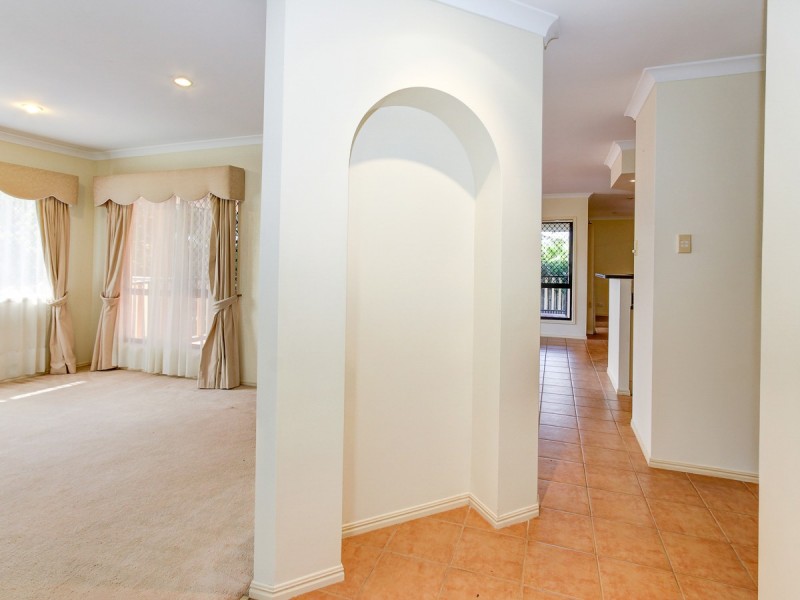 12 Rathdowne Court, Urraween QLD 4655