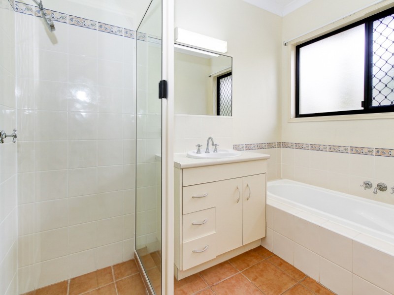 12 Rathdowne Court, Urraween QLD 4655