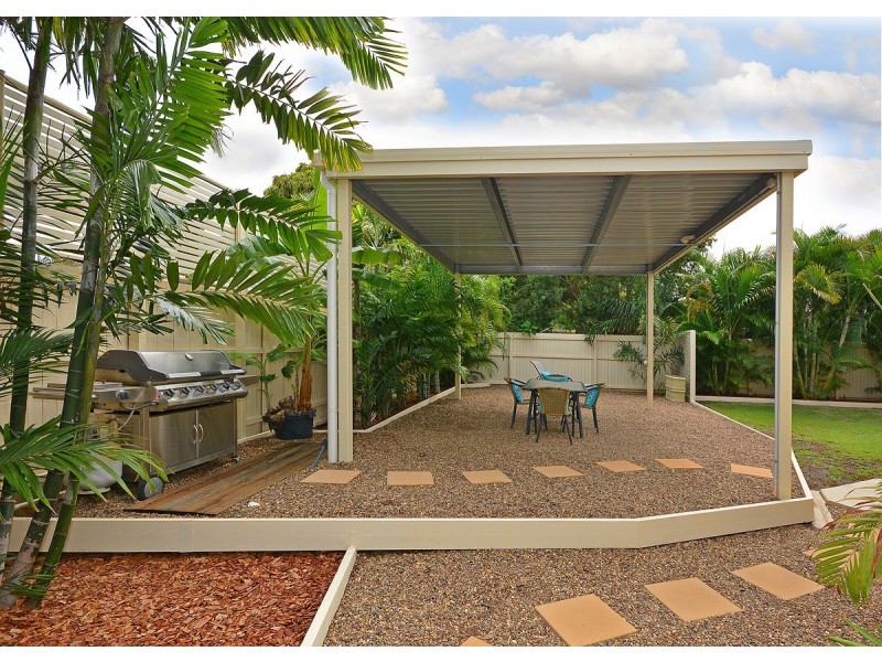 1 Kurrajong Crescent, Point Vernon QLD 4655