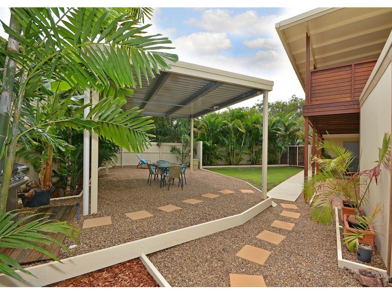 1 Kurrajong Crescent, Point Vernon QLD 4655