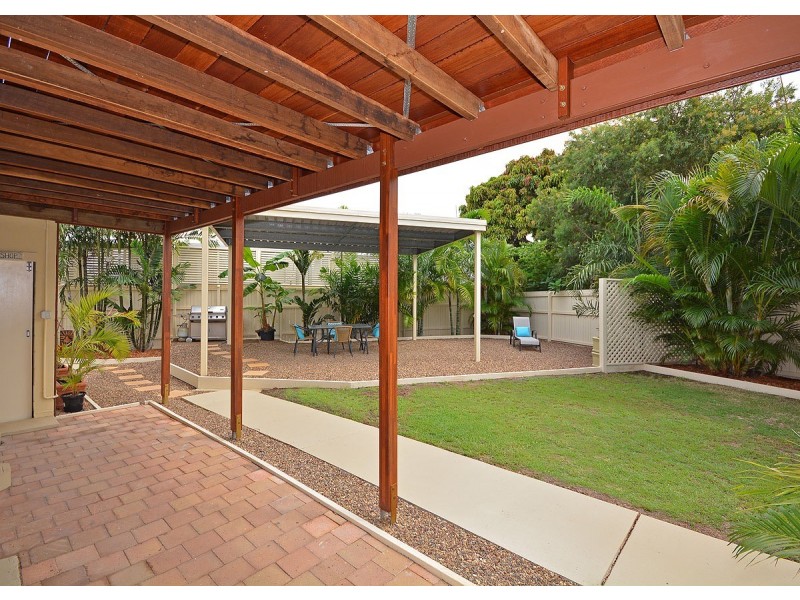 1 Kurrajong Crescent, Point Vernon QLD 4655