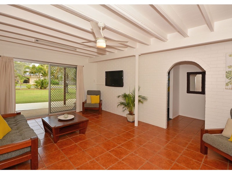 1 Kurrajong Crescent, Point Vernon QLD 4655