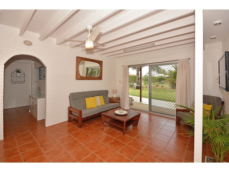 1 Kurrajong Crescent, Point Vernon QLD 4655