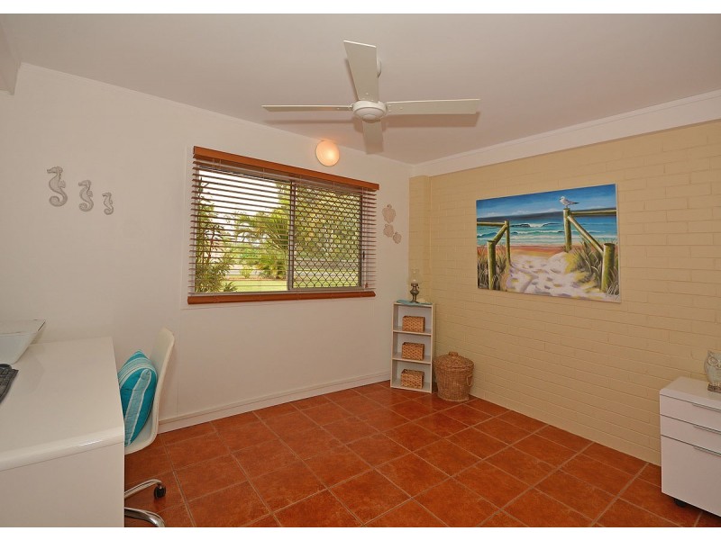 1 Kurrajong Crescent, Point Vernon QLD 4655