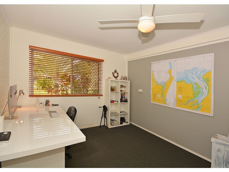 1 Kurrajong Crescent, Point Vernon QLD 4655