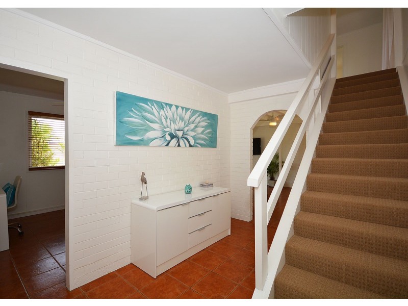 1 Kurrajong Crescent, Point Vernon QLD 4655