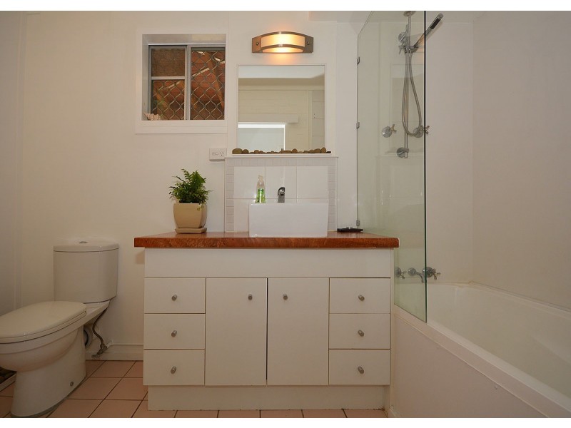 1 Kurrajong Crescent, Point Vernon QLD 4655