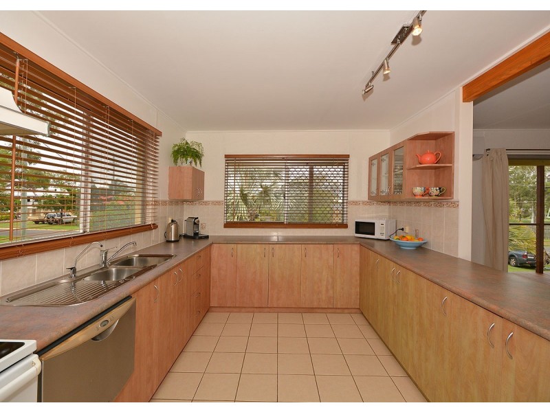 1 Kurrajong Crescent, Point Vernon QLD 4655