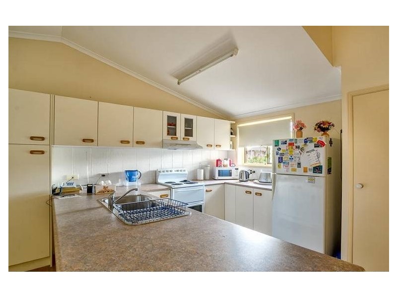 23 Deloraine Ave, Urangan QLD 4655