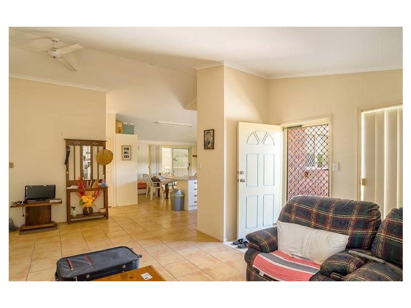 23 Deloraine Ave, Urangan QLD 4655