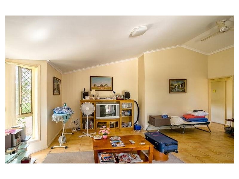 23 Deloraine Ave, Urangan QLD 4655