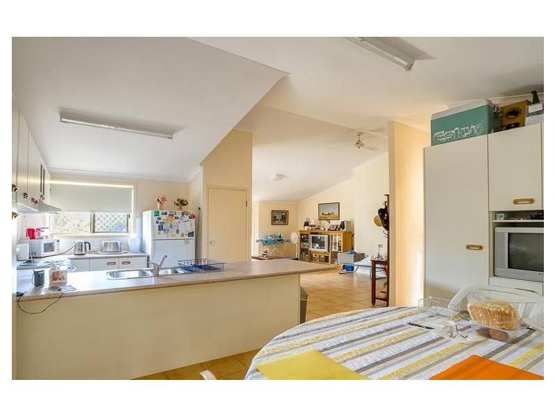 23 Deloraine Ave, Urangan QLD 4655