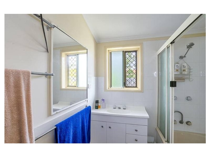 23 Deloraine Ave, Urangan QLD 4655