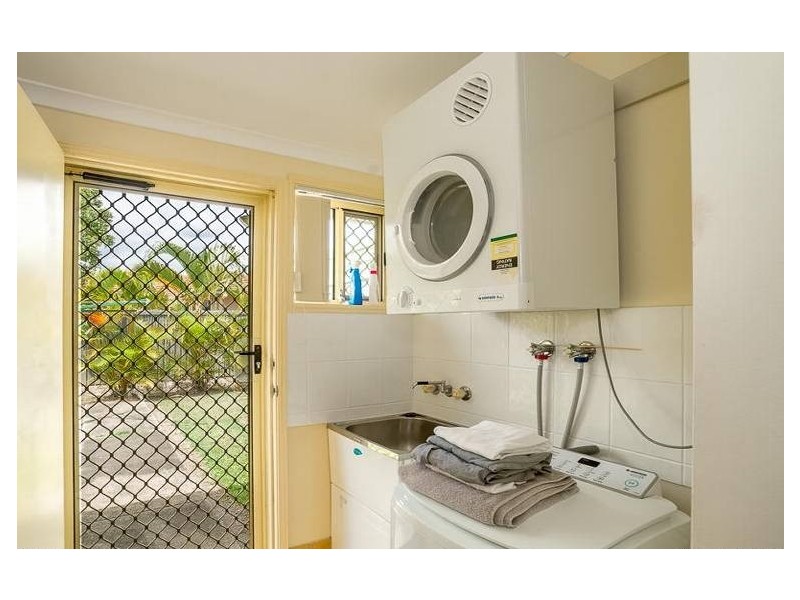23 Deloraine Ave, Urangan QLD 4655