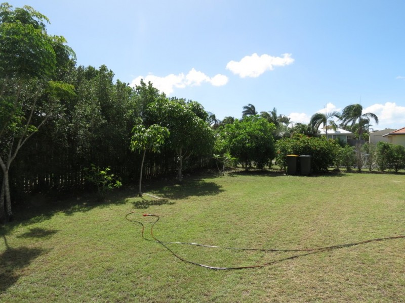 23 Deloraine Ave, Urangan QLD 4655