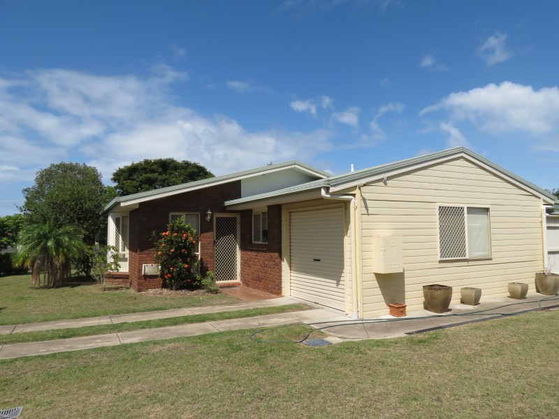23 Deloraine Ave, Urangan QLD 4655