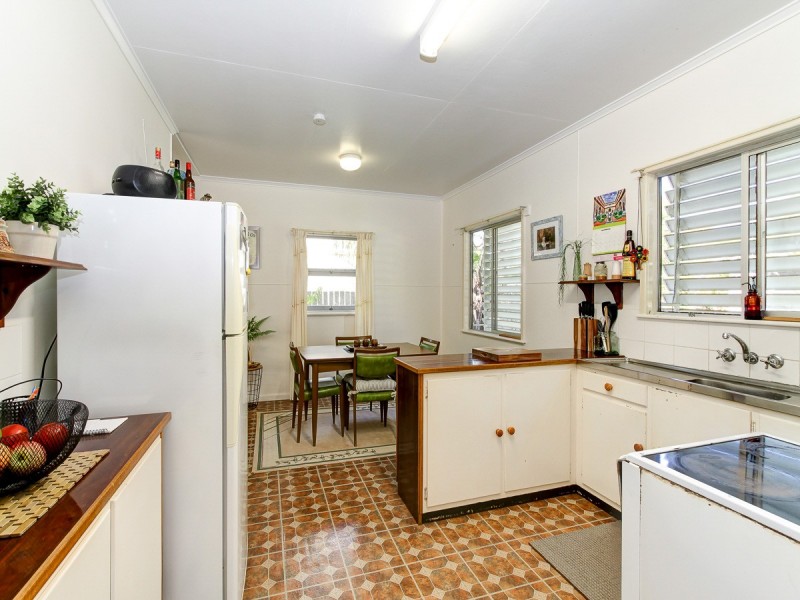 101 Long Street, Point Vernon QLD 4655