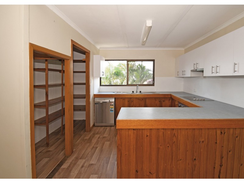 15 Flinders Street, Point Vernon QLD 4655