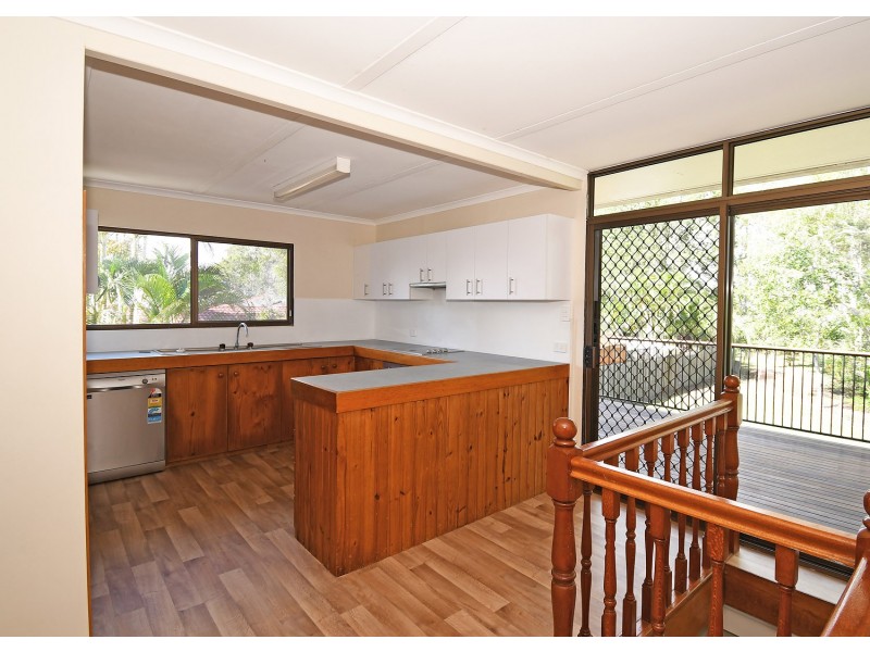 15 Flinders Street, Point Vernon QLD 4655