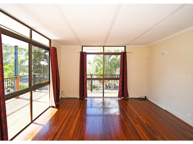 15 Flinders Street, Point Vernon QLD 4655