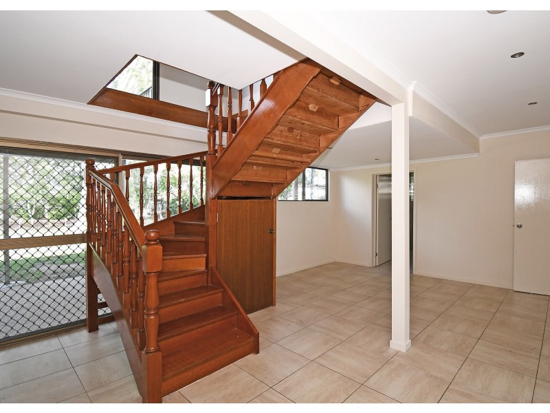 15 Flinders Street, Point Vernon QLD 4655