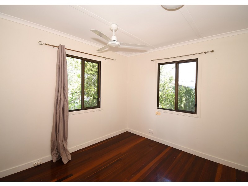 15 Flinders Street, Point Vernon QLD 4655