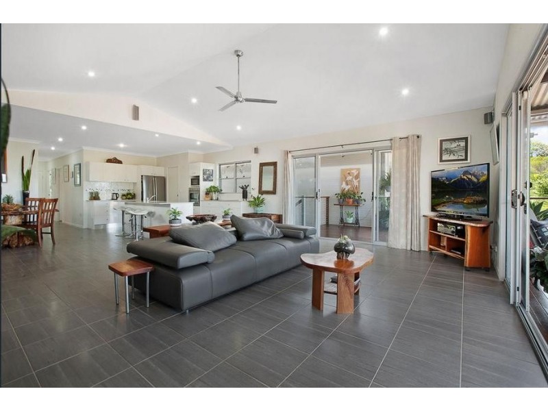 4 Agnes Court, Craignish QLD 4655